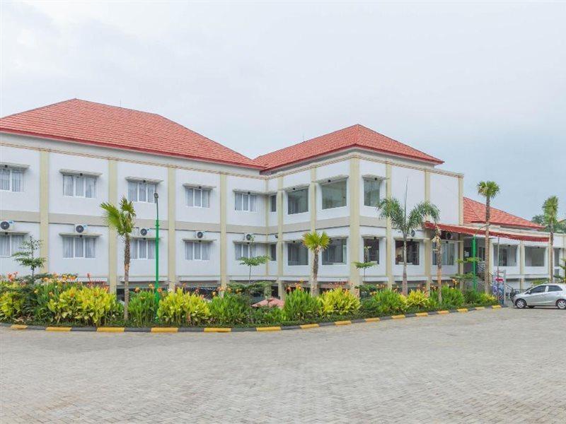 Reddoorz Plus Near Jatinangor Town Square 2 Luaran gambar